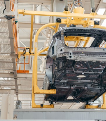 What Are The Benefits of Working With a Specialized Automotive Manufacturer?